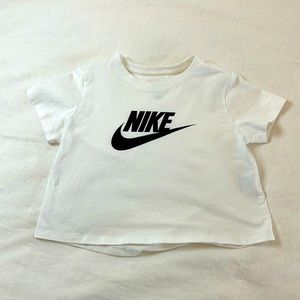 Girls Medium Nike Logo Boxy Tee